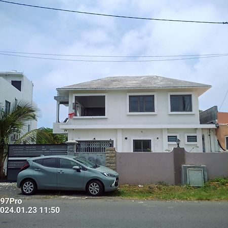 Happy House - Cosy Apartment With Private Pool And Walking Distance To Blue Bay Beach 외부 사진