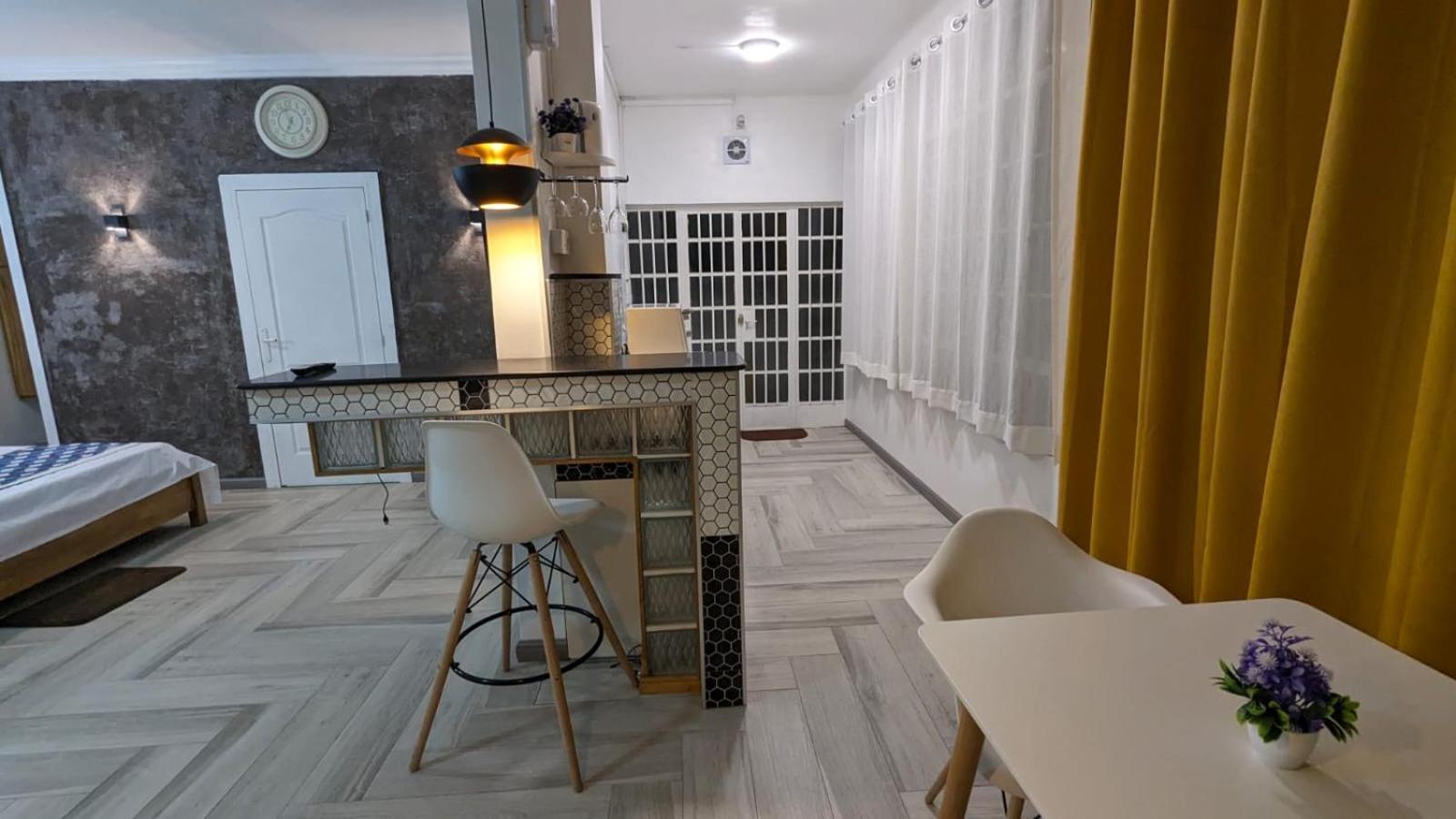 Happy House - Cosy Apartment With Private Pool And Walking Distance To Blue Bay Beach 외부 사진