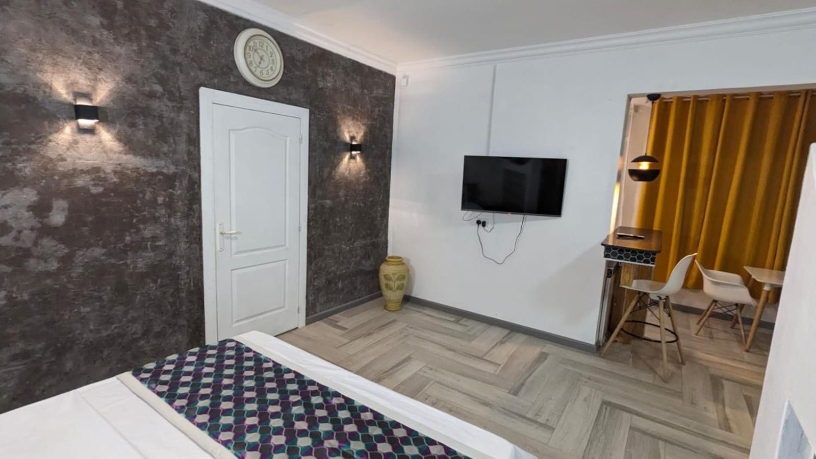 Happy House - Cosy Apartment With Private Pool And Walking Distance To Blue Bay Beach 외부 사진