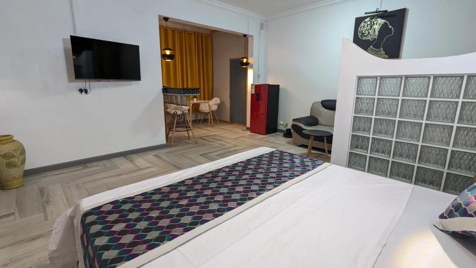 Happy House - Cosy Apartment With Private Pool And Walking Distance To Blue Bay Beach 외부 사진