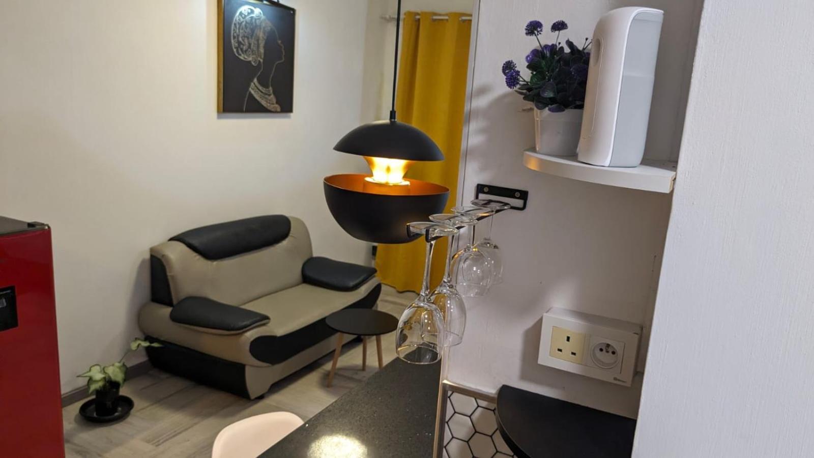 Happy House - Cosy Apartment With Private Pool And Walking Distance To Blue Bay Beach 외부 사진