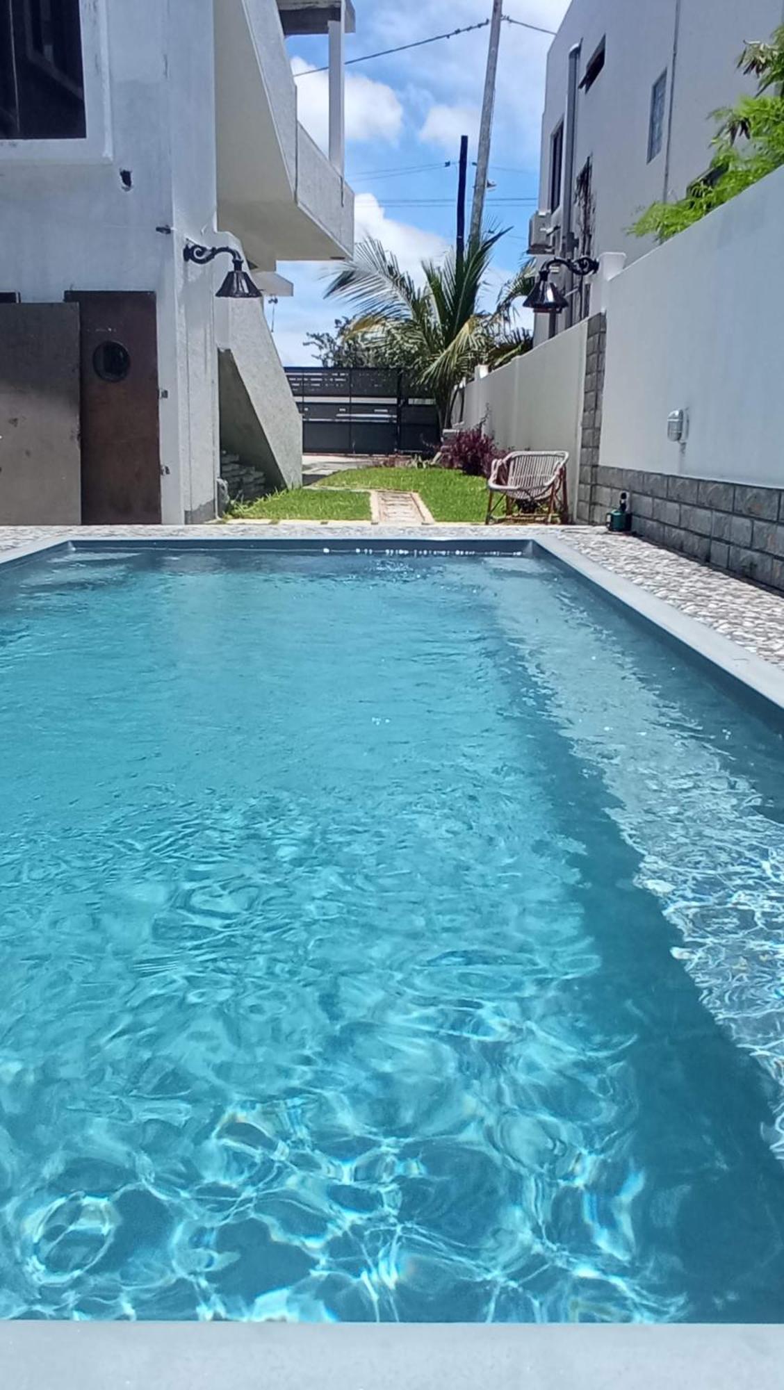 Happy House - Cosy Apartment With Private Pool And Walking Distance To Blue Bay Beach 외부 사진