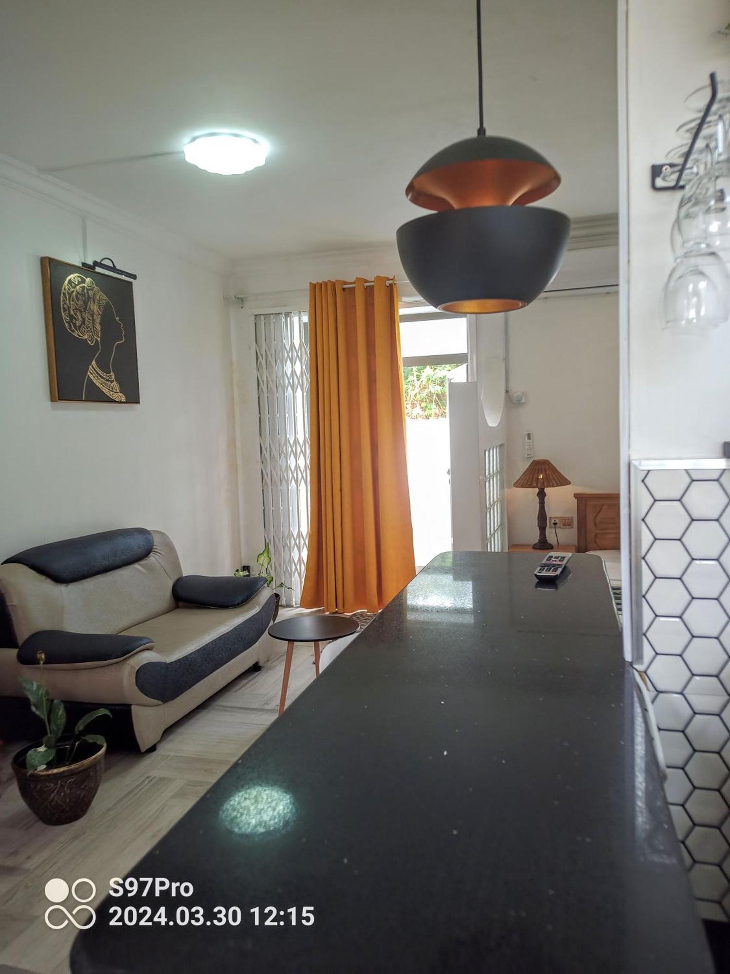 Happy House - Cosy Apartment With Private Pool And Walking Distance To Blue Bay Beach 외부 사진