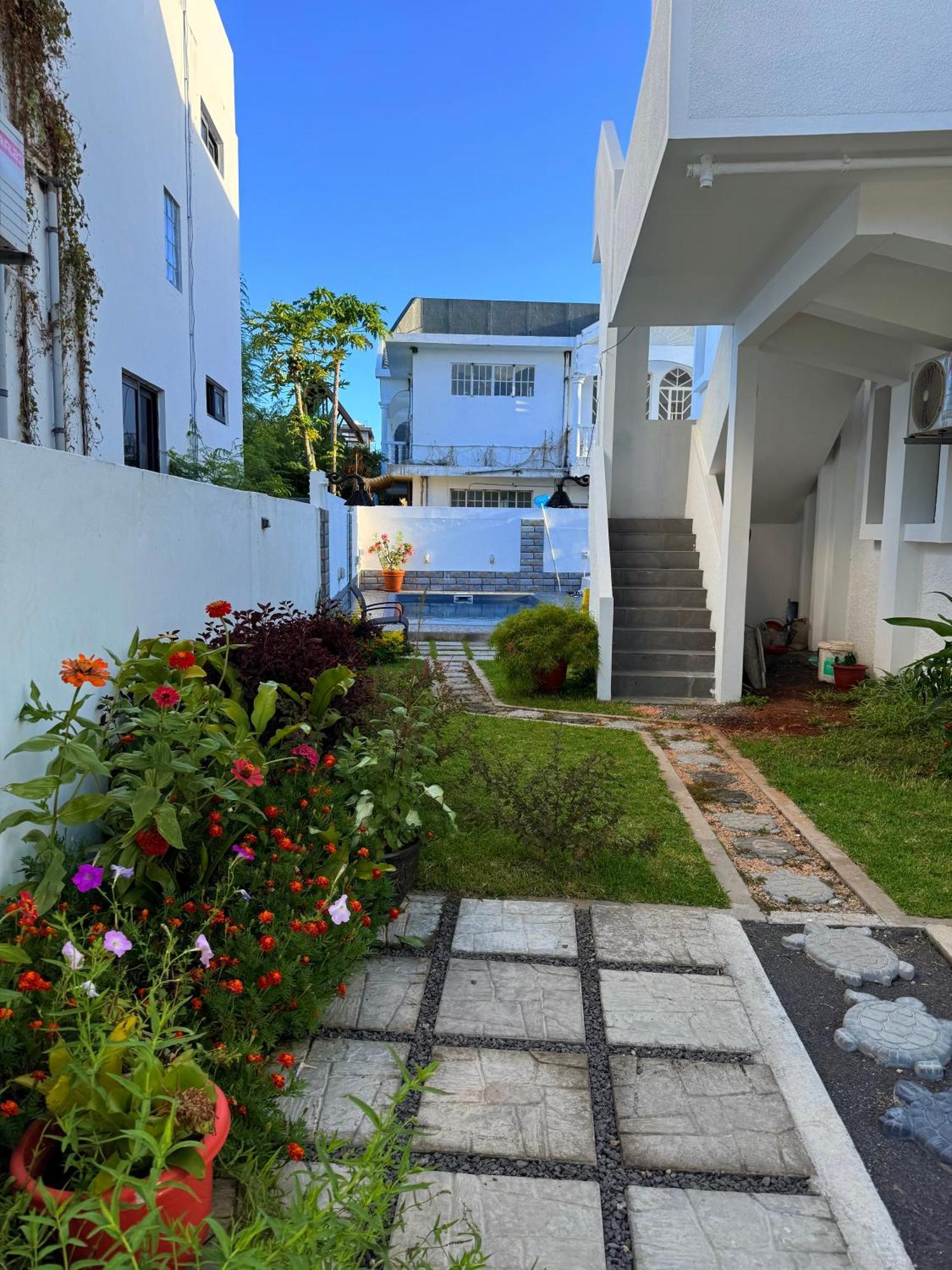 Happy House - Cosy Apartment With Private Pool And Walking Distance To Blue Bay Beach 외부 사진